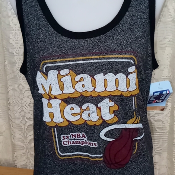 Miami Heat top - Picture 2 of 6